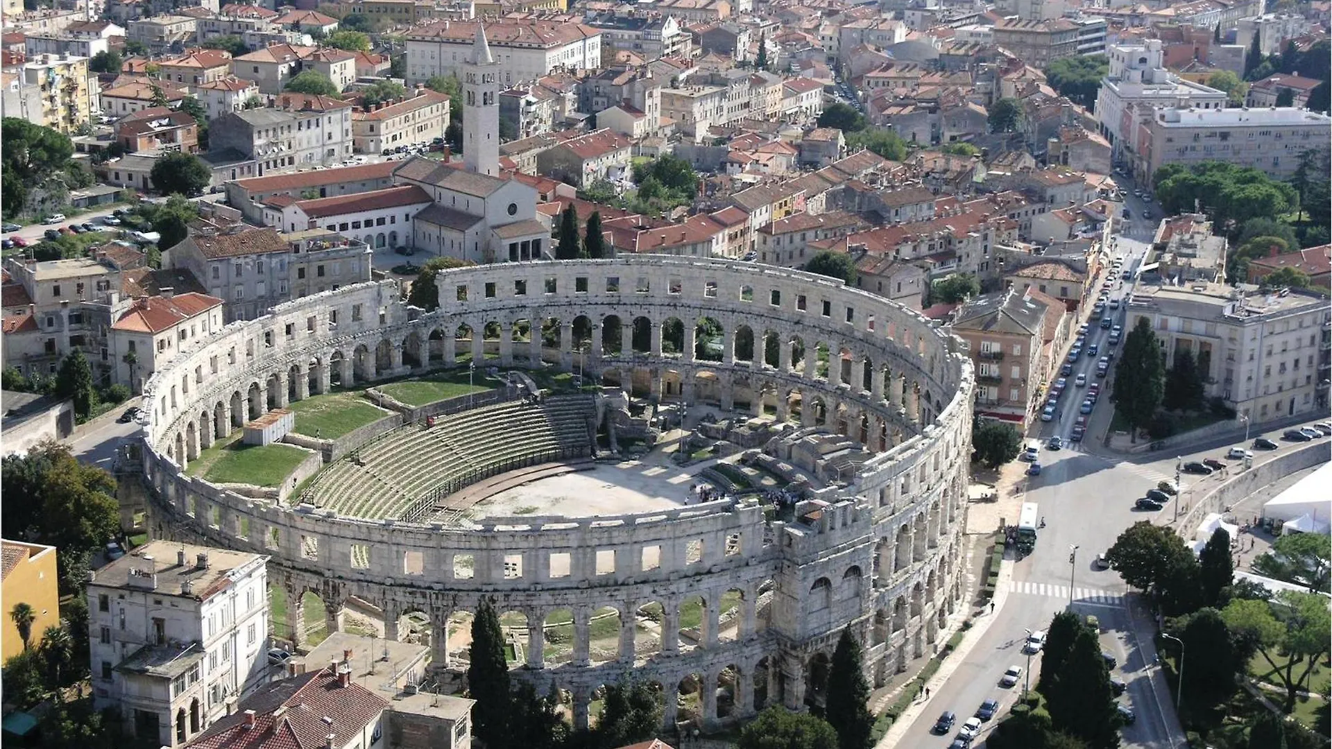 2 Bedroom Nice Apartment In Pula